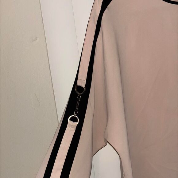 Women's Blouse with sleeve accent - Picture 2 of 5